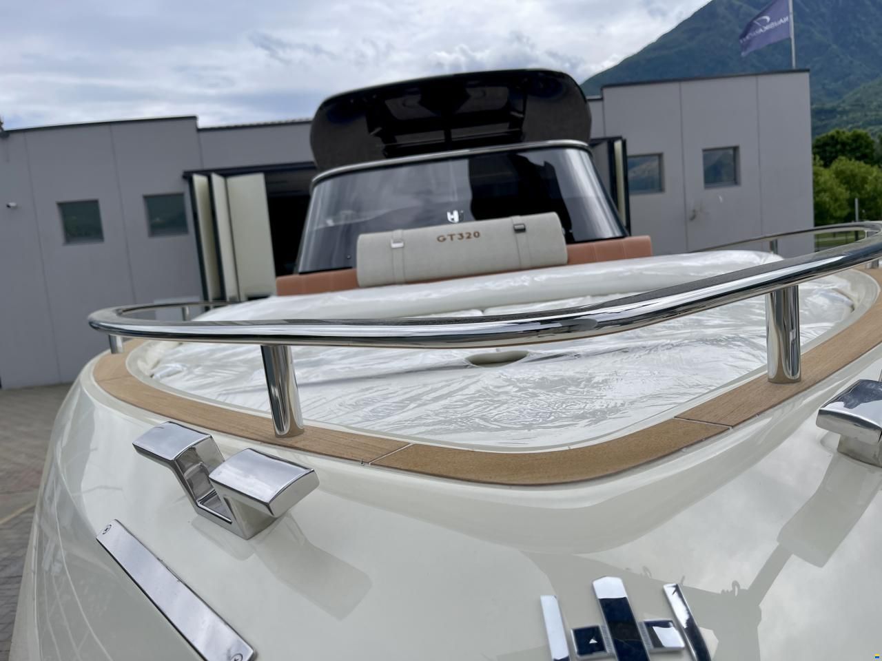 Invictus 320 GT NUOVA in