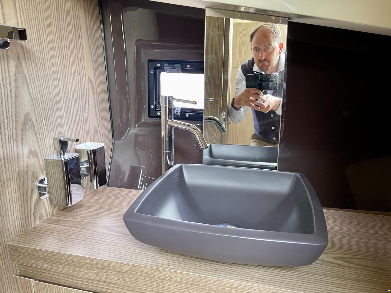 Invictus 320 GT NUOVA in