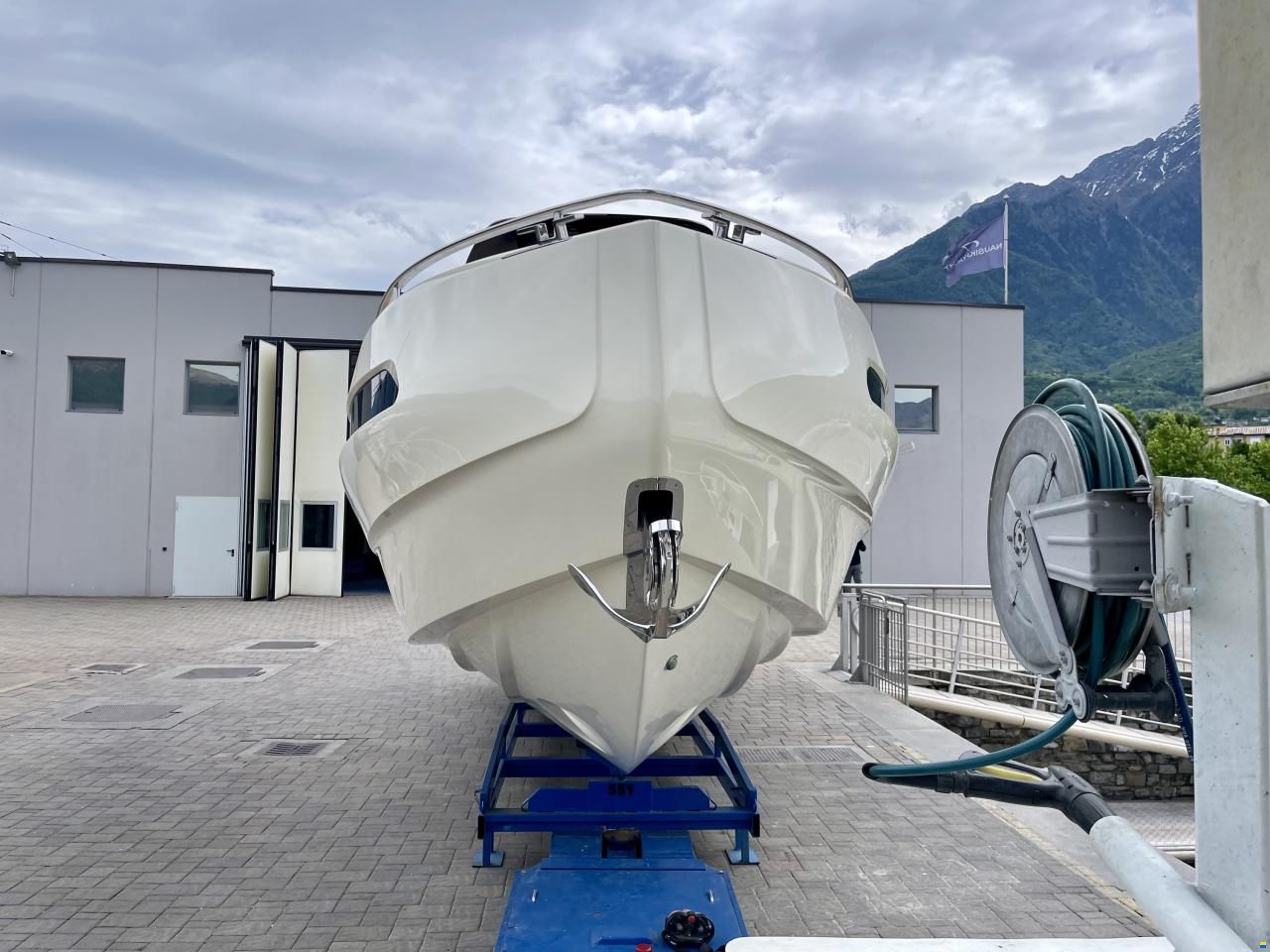 Invictus 320 GT NUOVA in