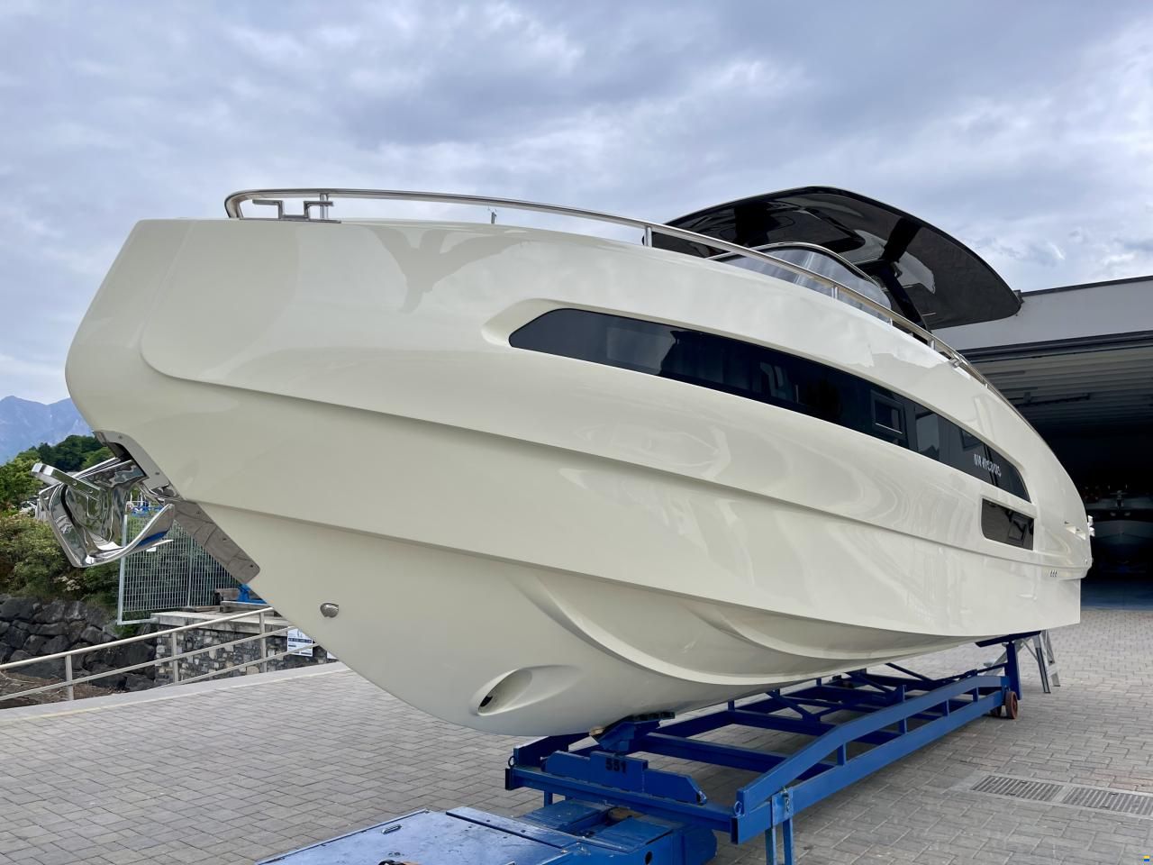 Invictus 320 GT NUOVA in