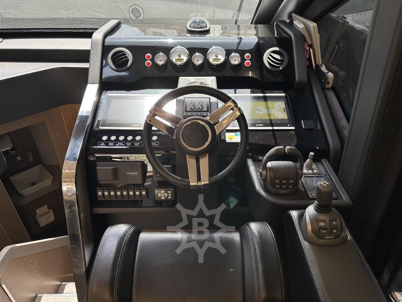 Cranchi E52