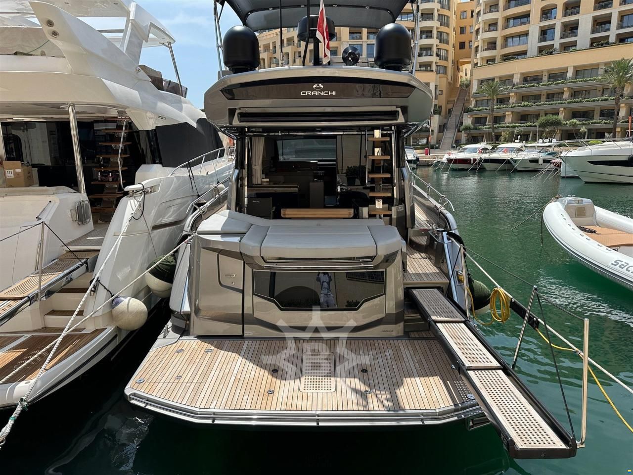 Cranchi E52