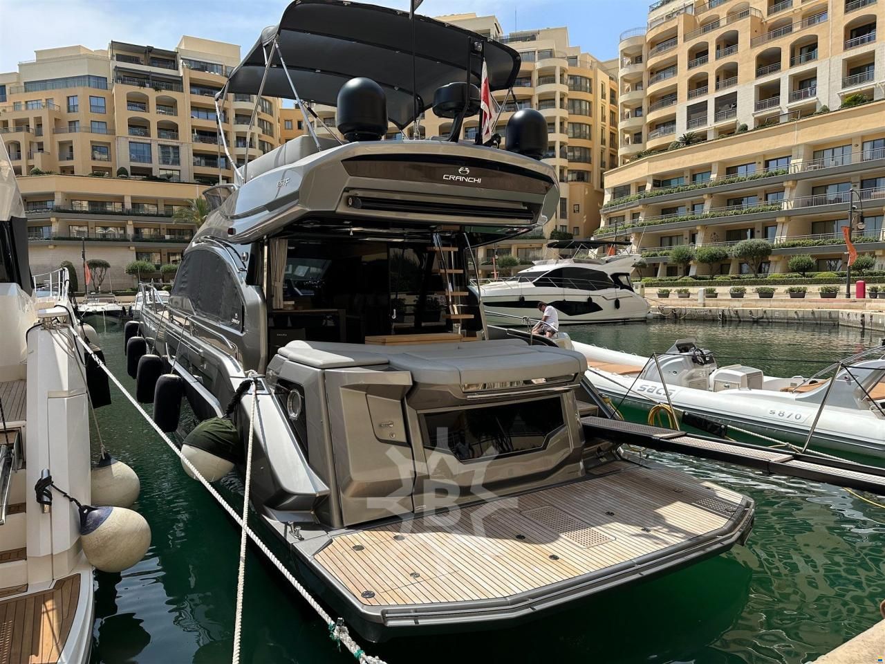 Cranchi E52