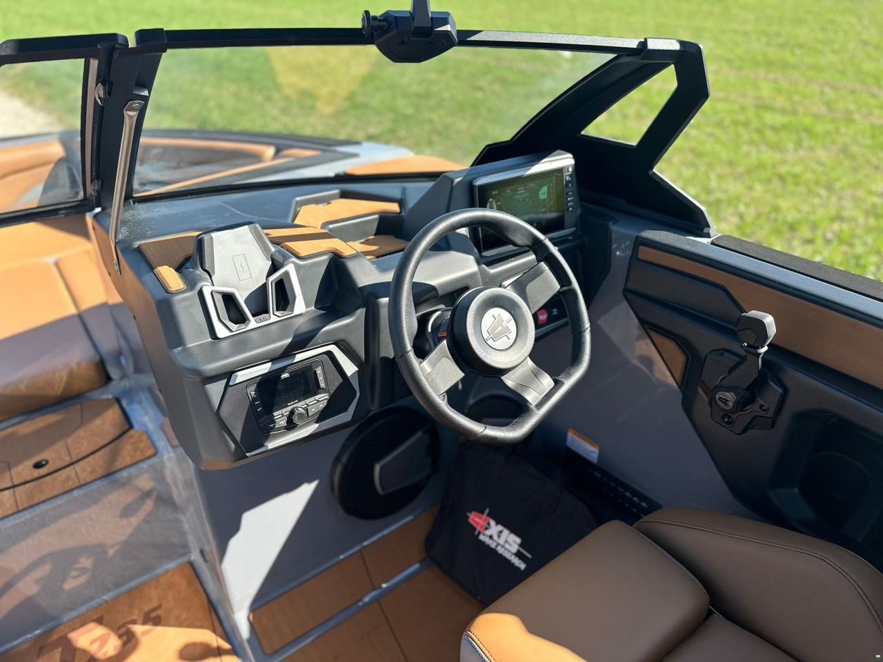 Axis T235