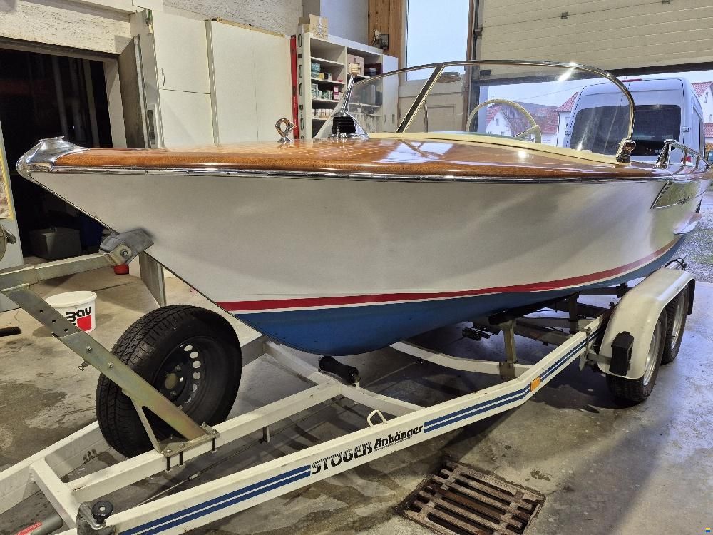 Riva Junior