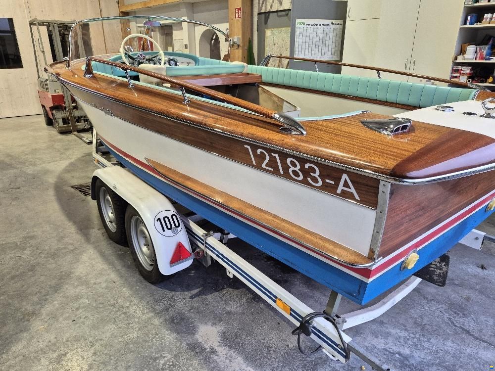 Riva Junior