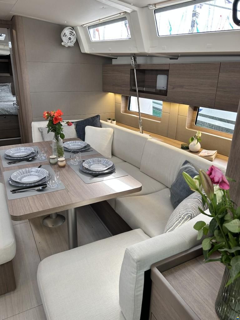 Beneteau Oceanis 47