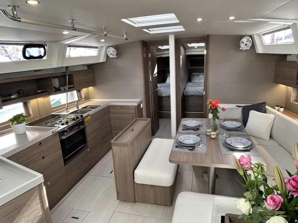 Beneteau Oceanis 47