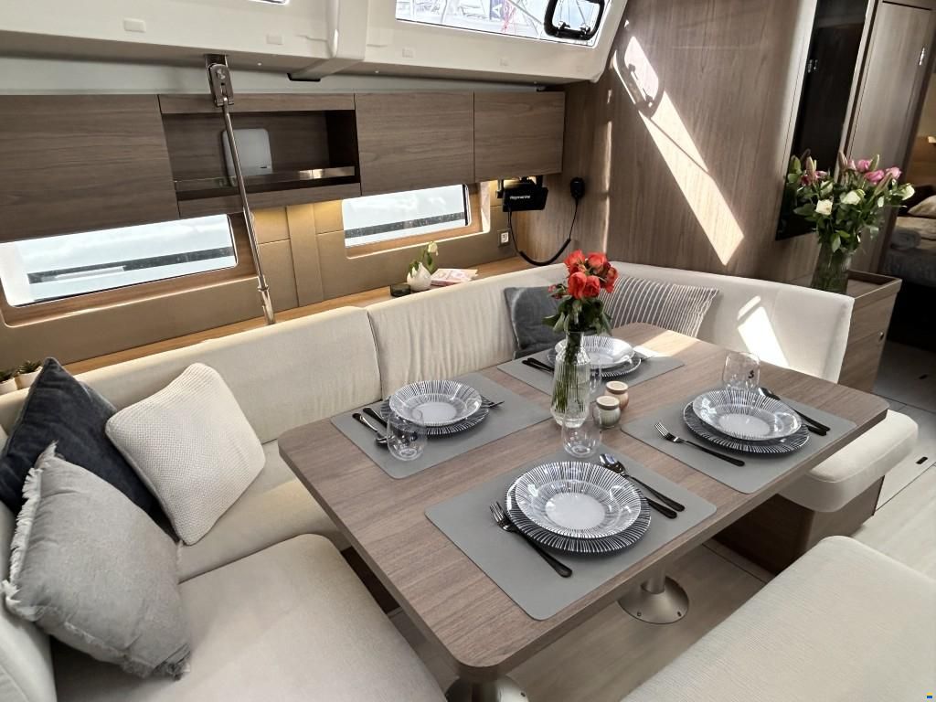 Beneteau Oceanis 47