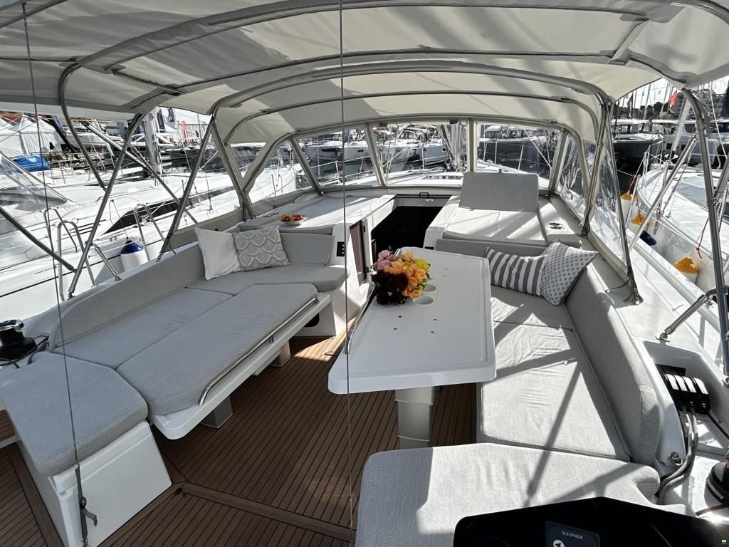 Beneteau Oceanis 52