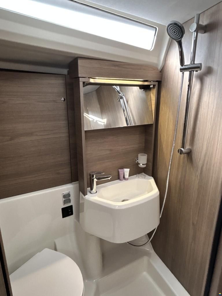 Beneteau Oceanis 52