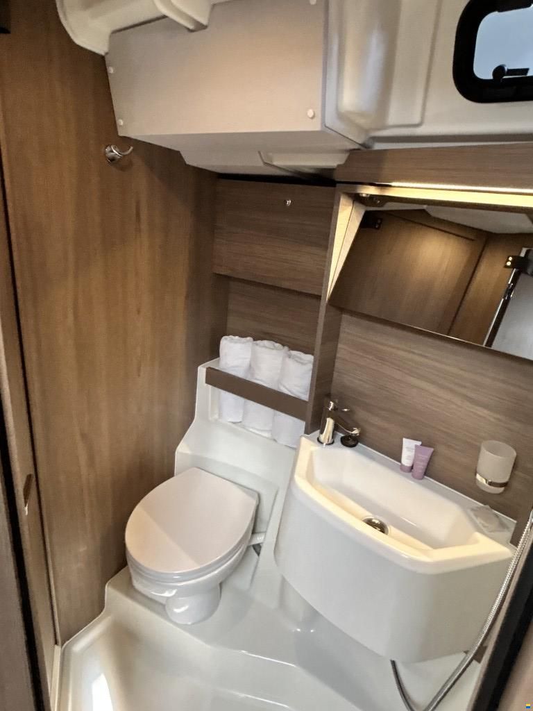 Beneteau Oceanis 52
