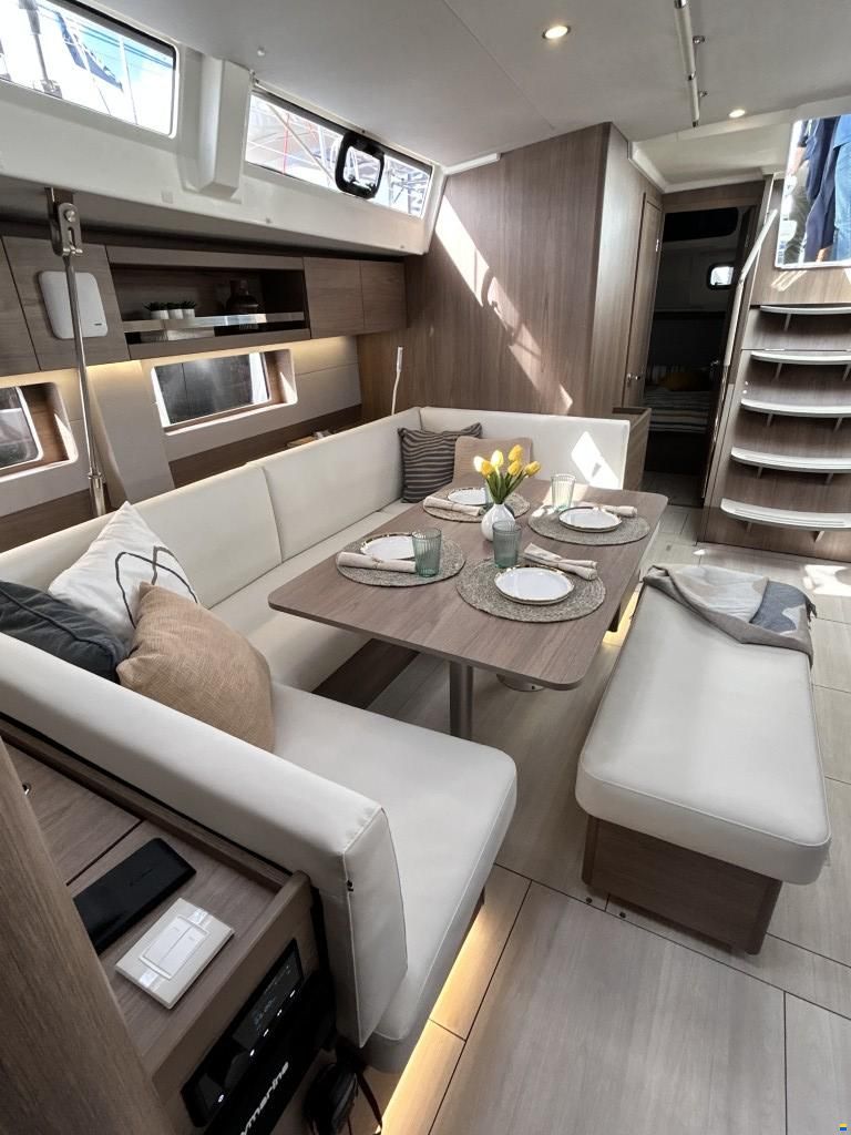Beneteau Oceanis 52
