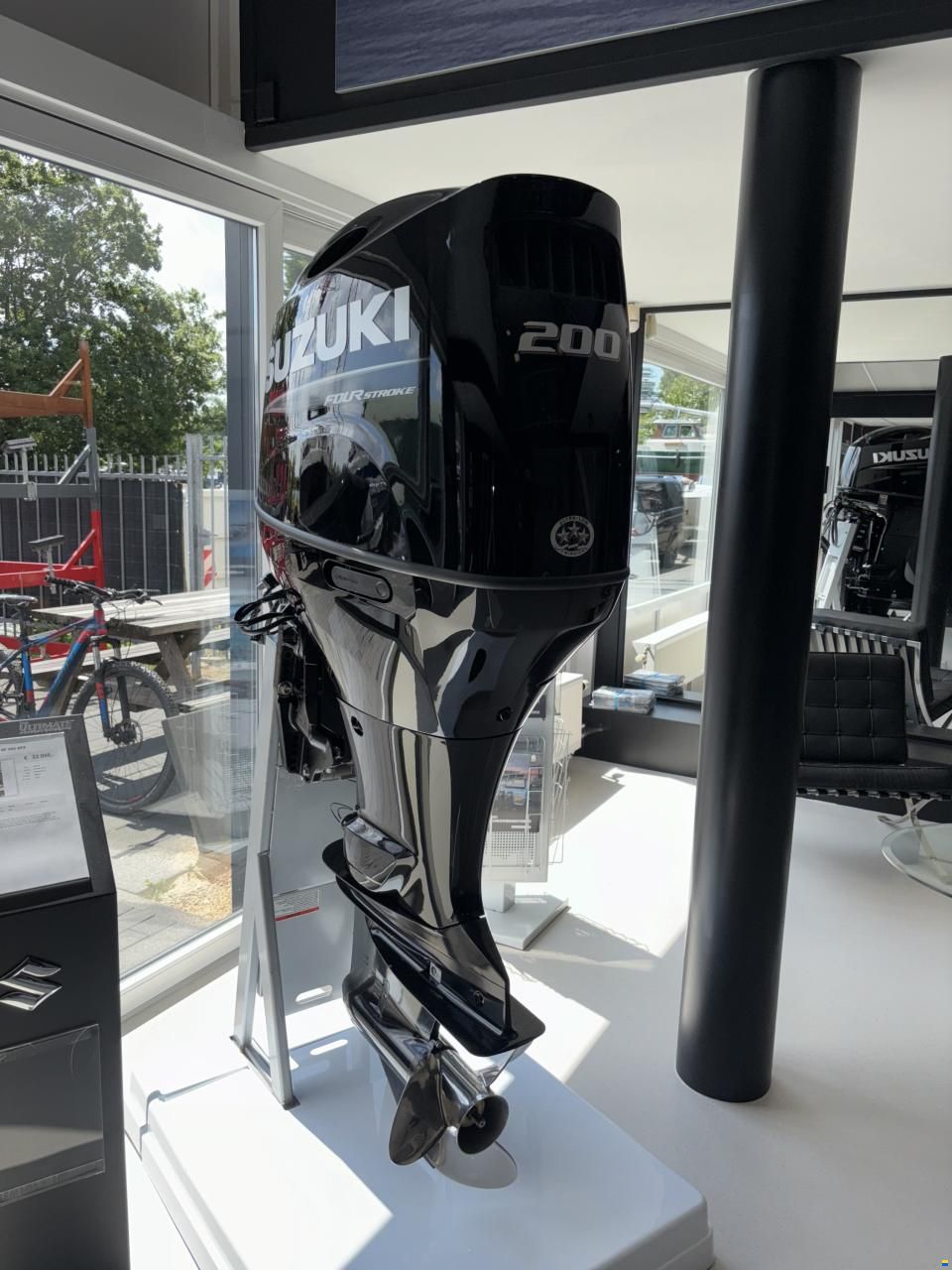 Suzuki DF 175 APX