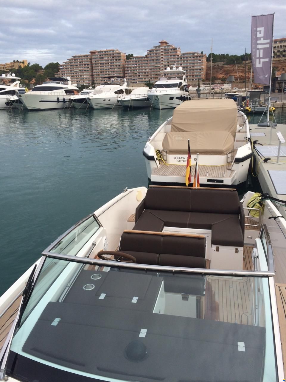 Delta Powerboats 26 open