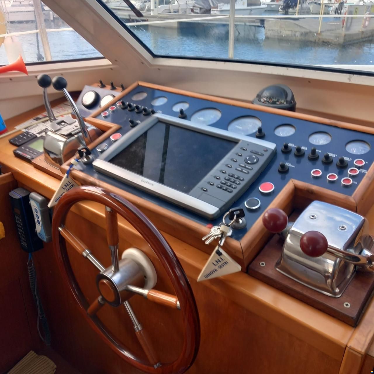 Cayman 30 Fly