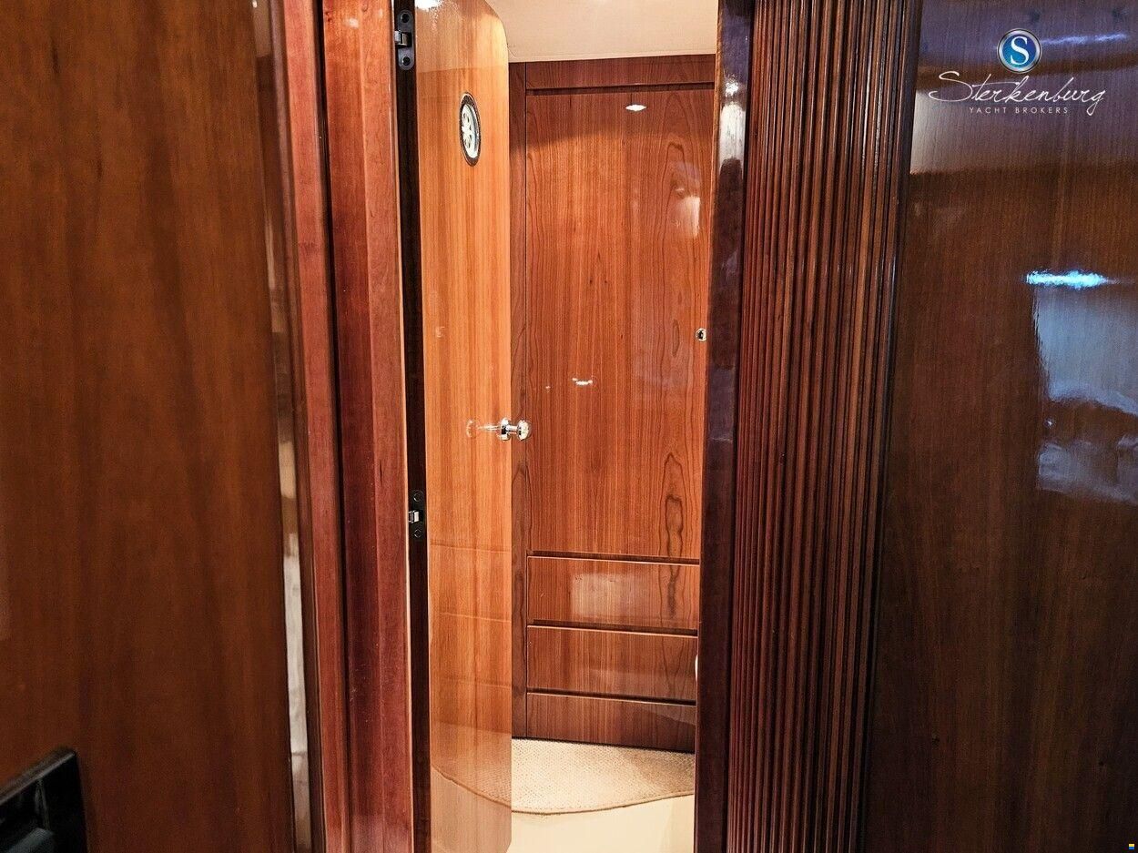 Azimut 42