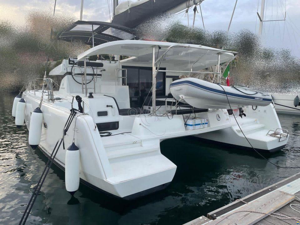 Lagoon 42