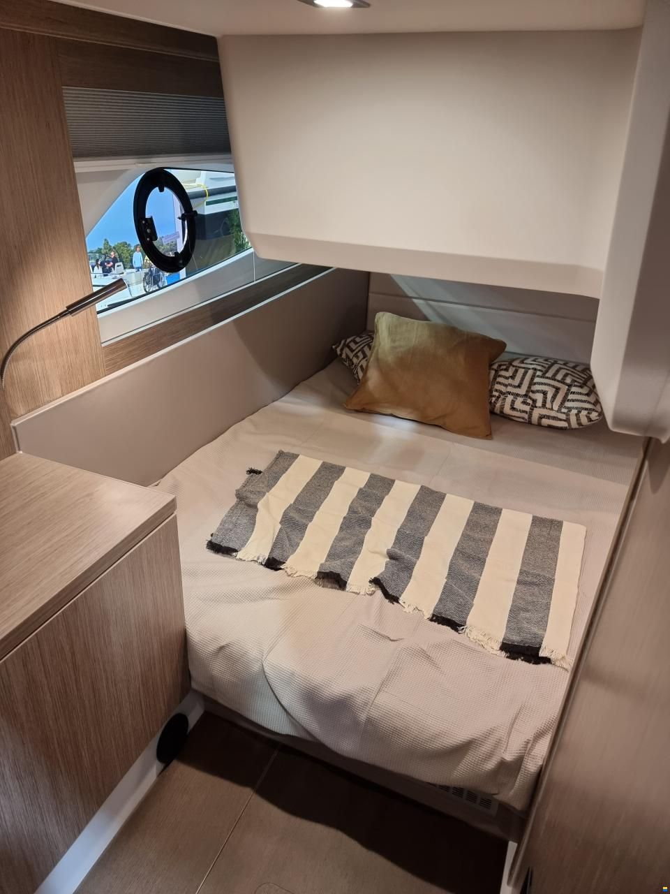 Sealine C390
