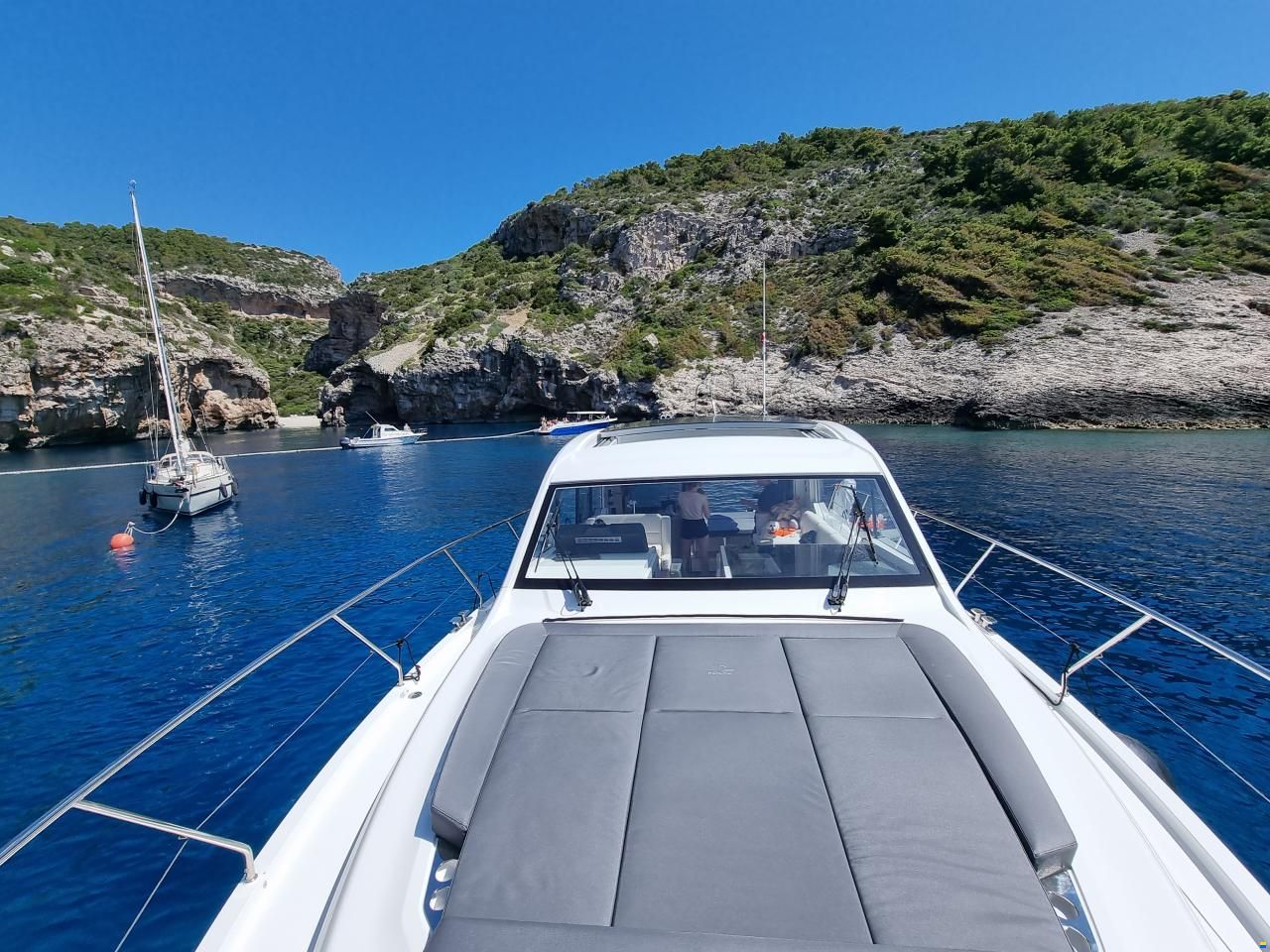 Sealine C390