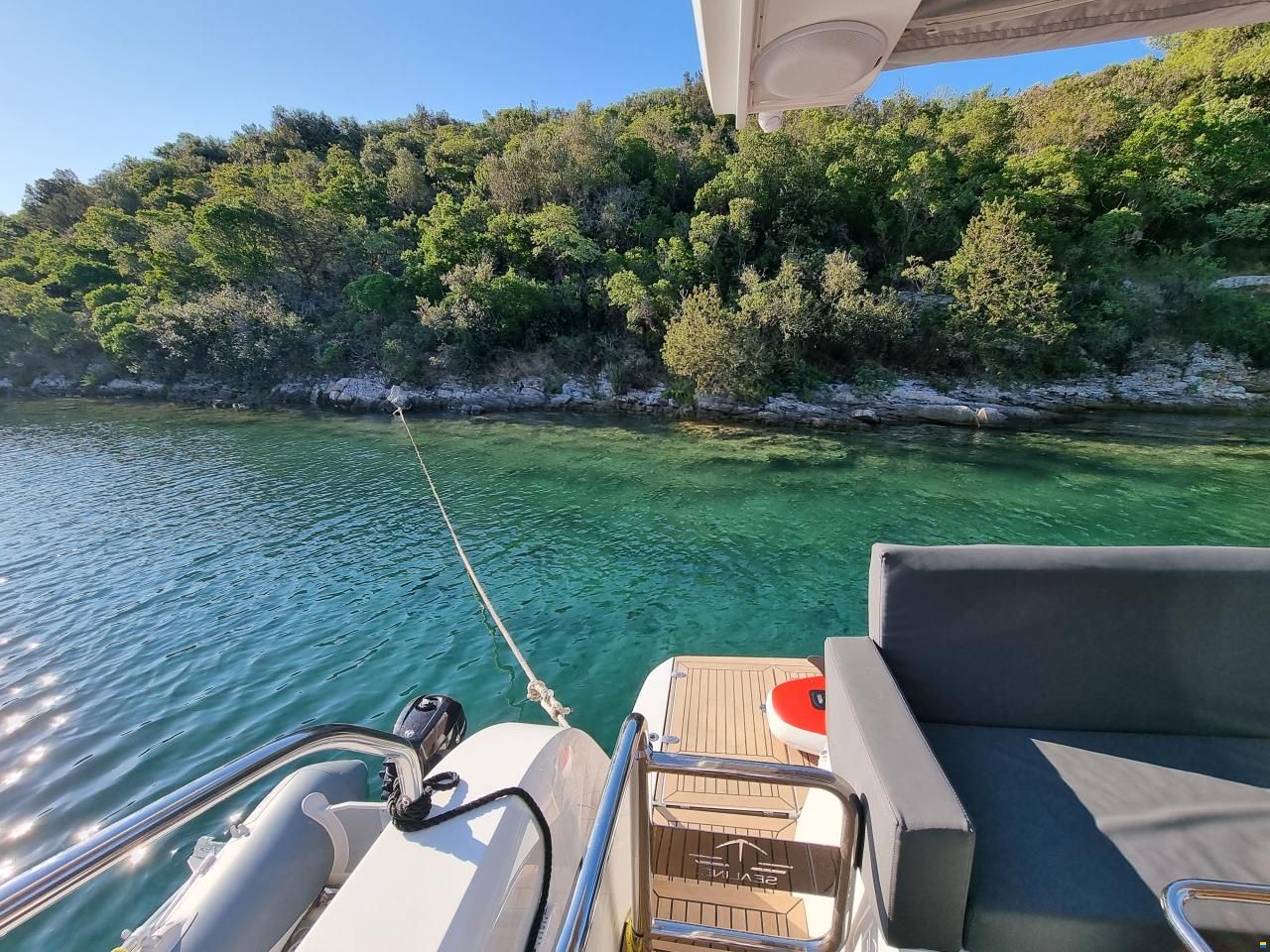 Sealine C390