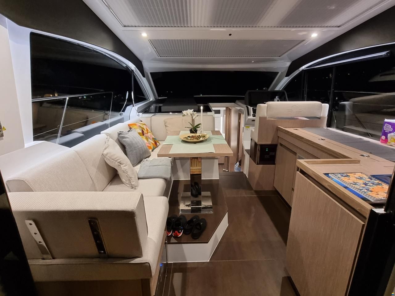 Sealine C390