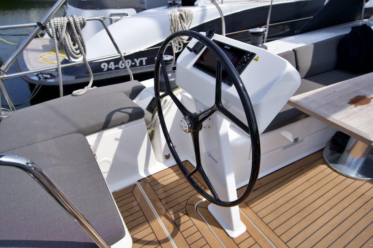 Hanse 508