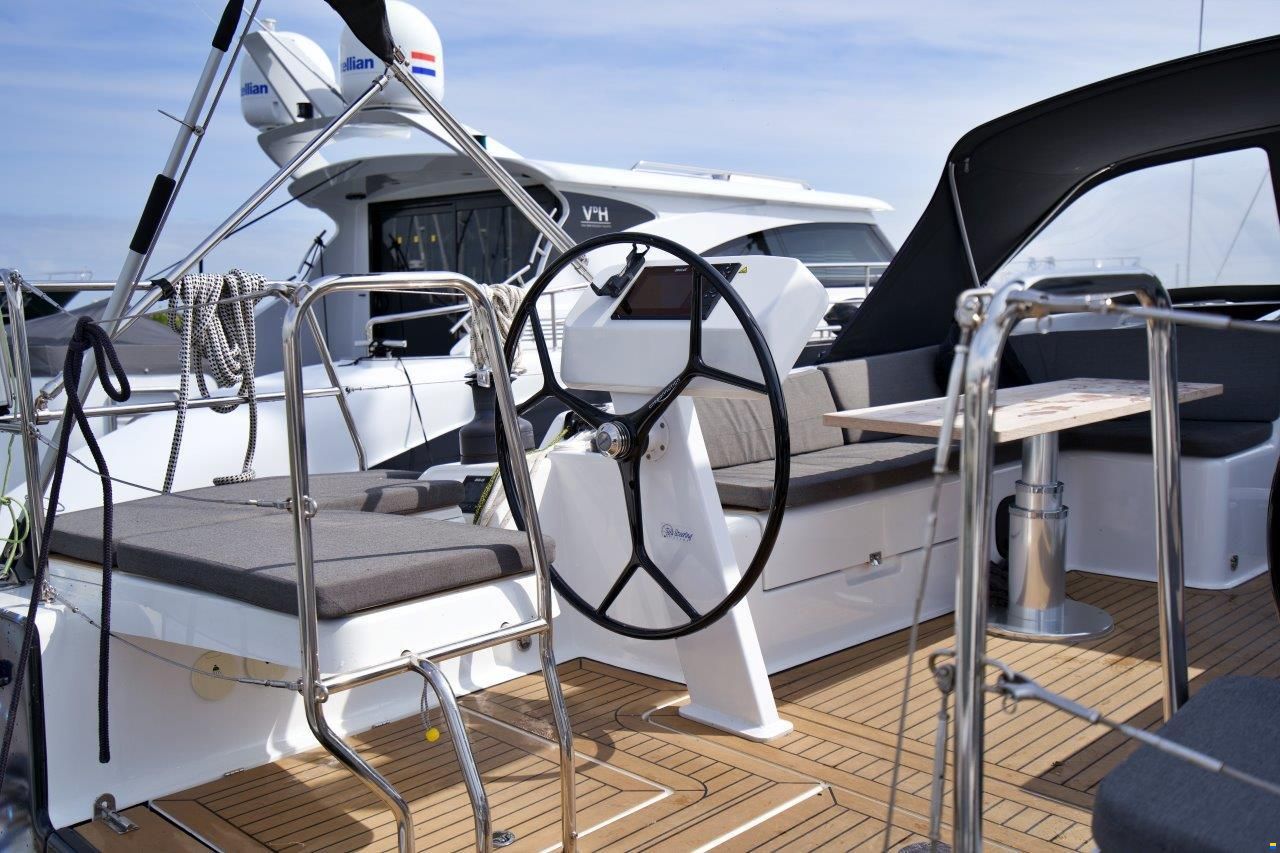 Hanse 508