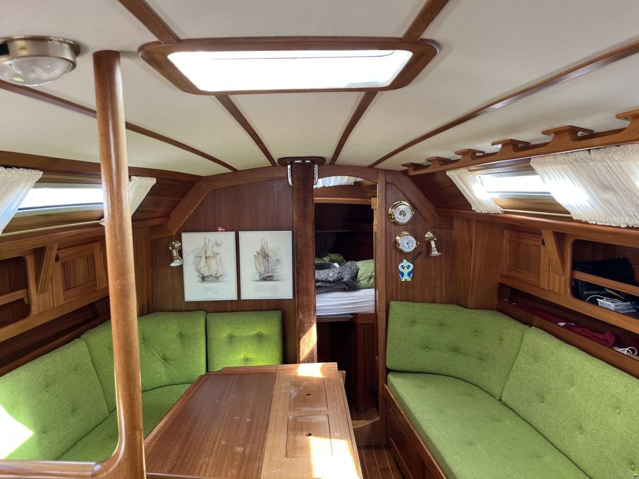 Aphrodite 33
