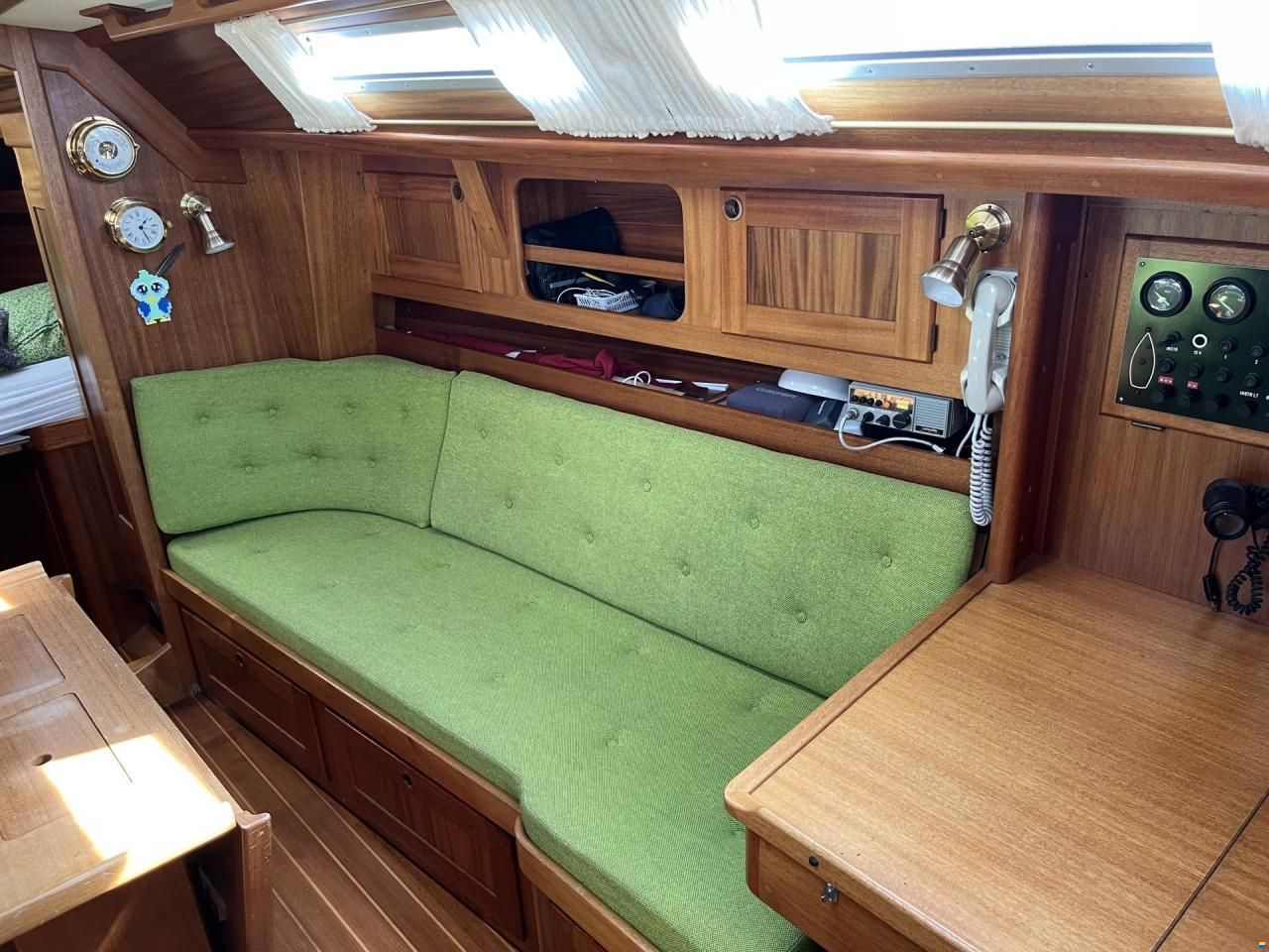 Aphrodite 33