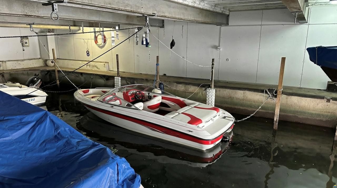 Geschlossene Halle / Schlüsselzugang