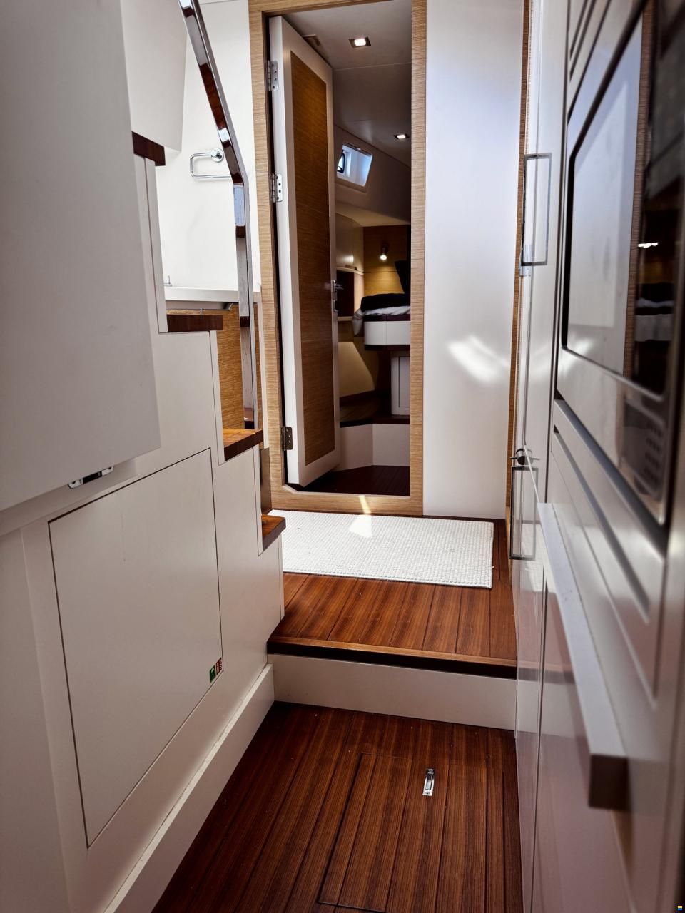 Alia Yachts Custom 164