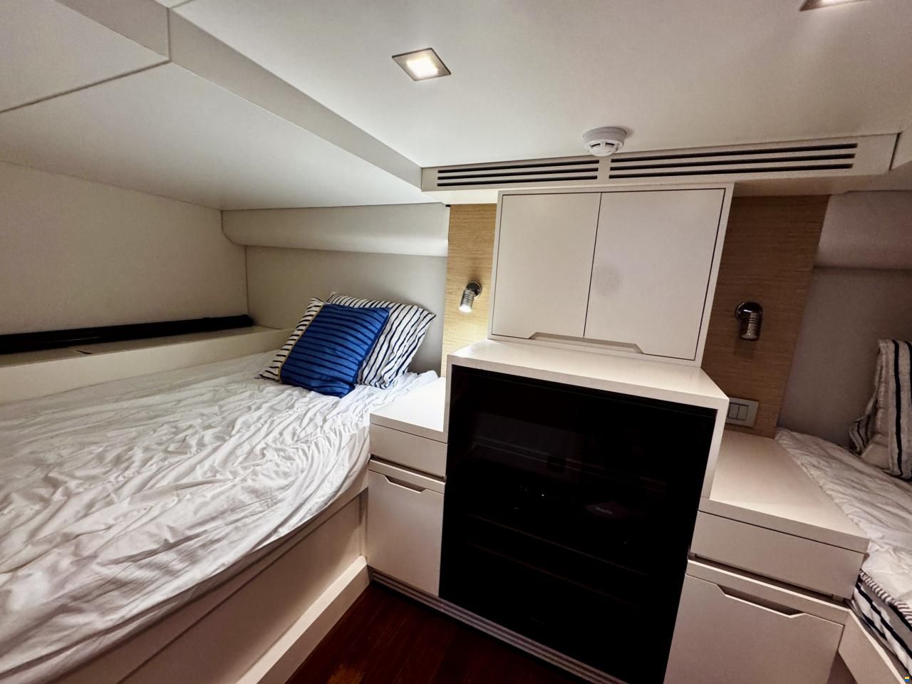 Alia Yachts Custom 164