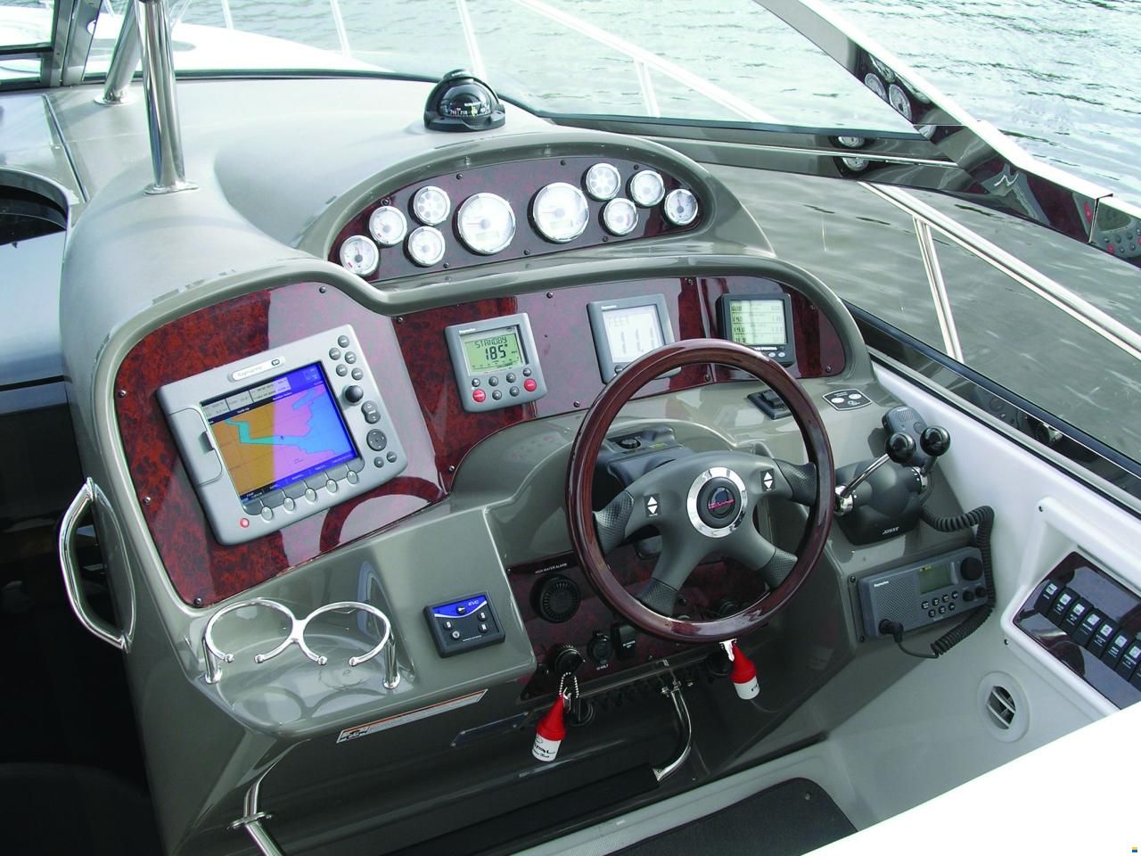 Regal 4060 Commodore Hensa Edition