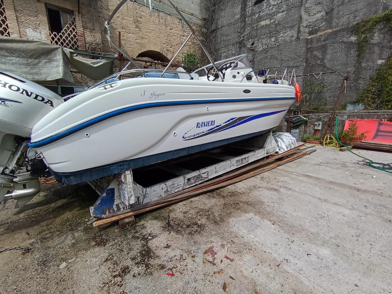 Ranieri Endeavour 27 Walkaround