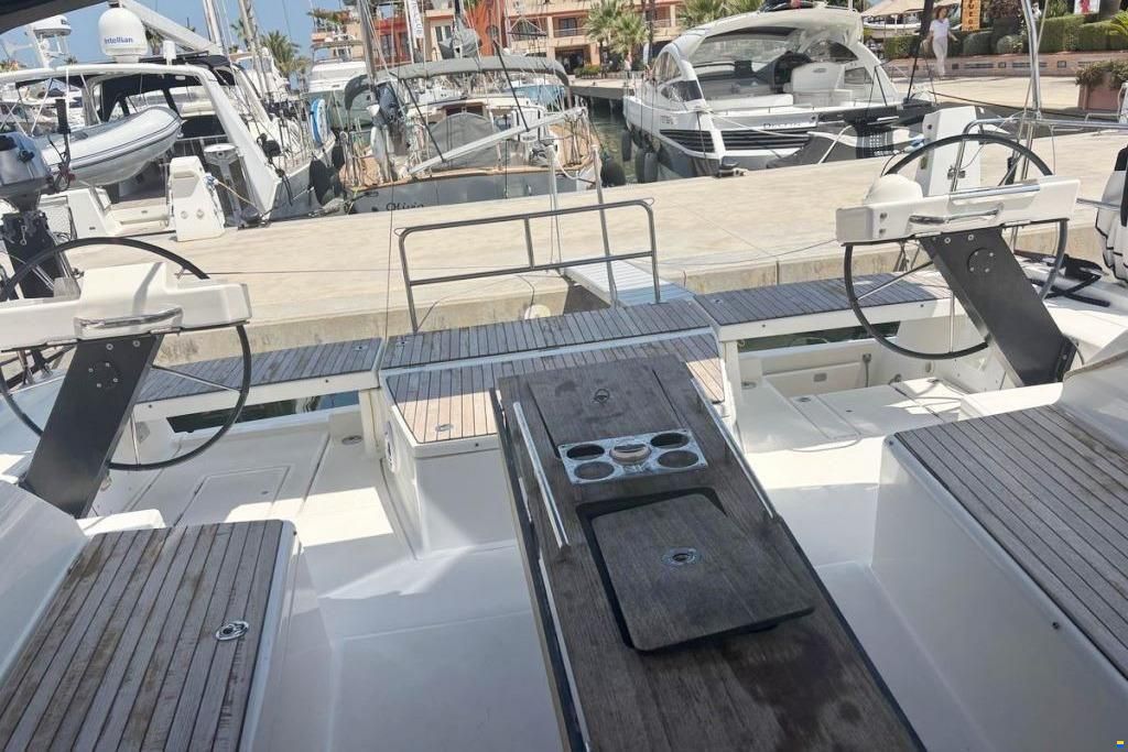 Dufour 470