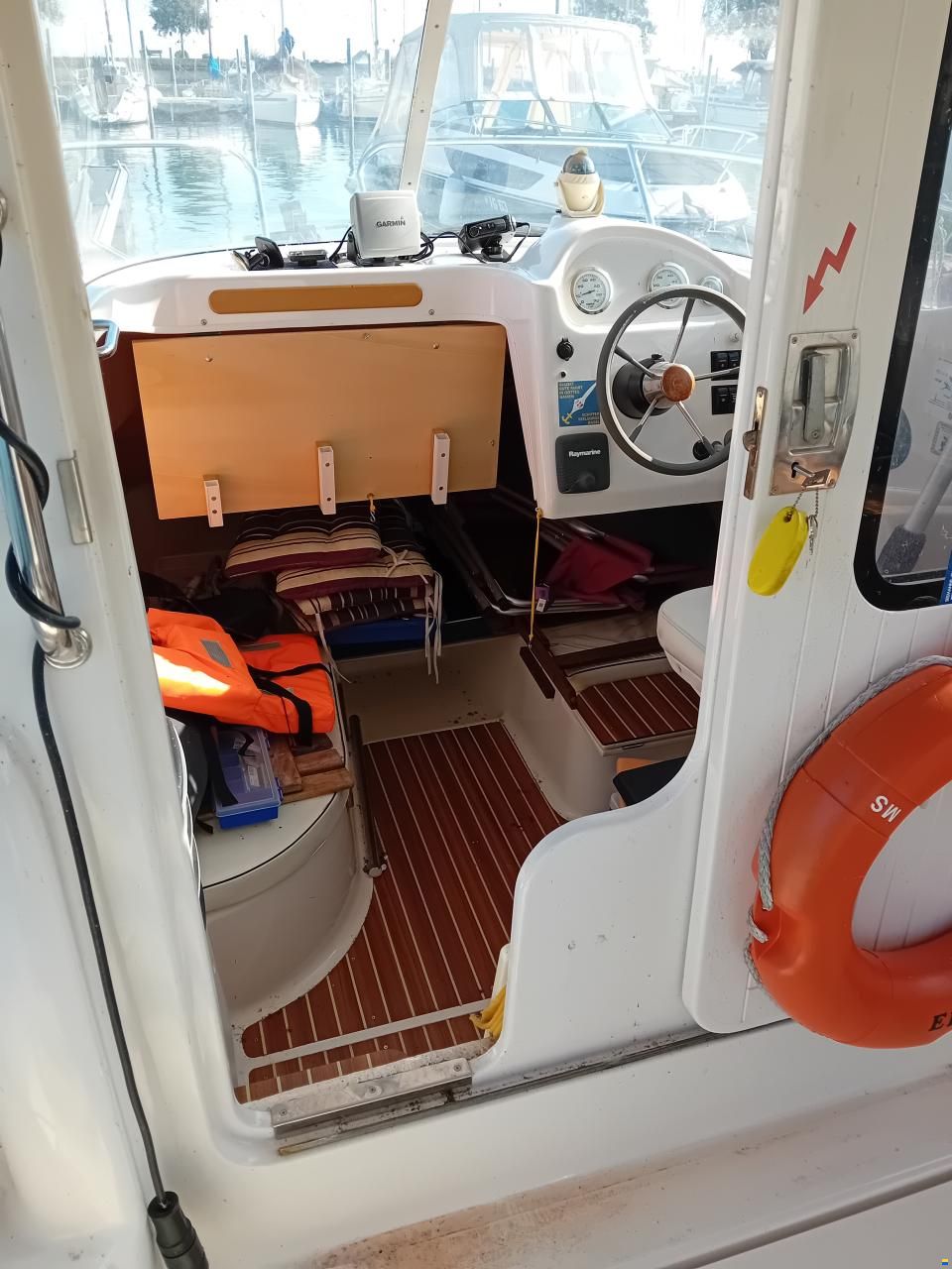 Quicksilver 640 Pilothouse