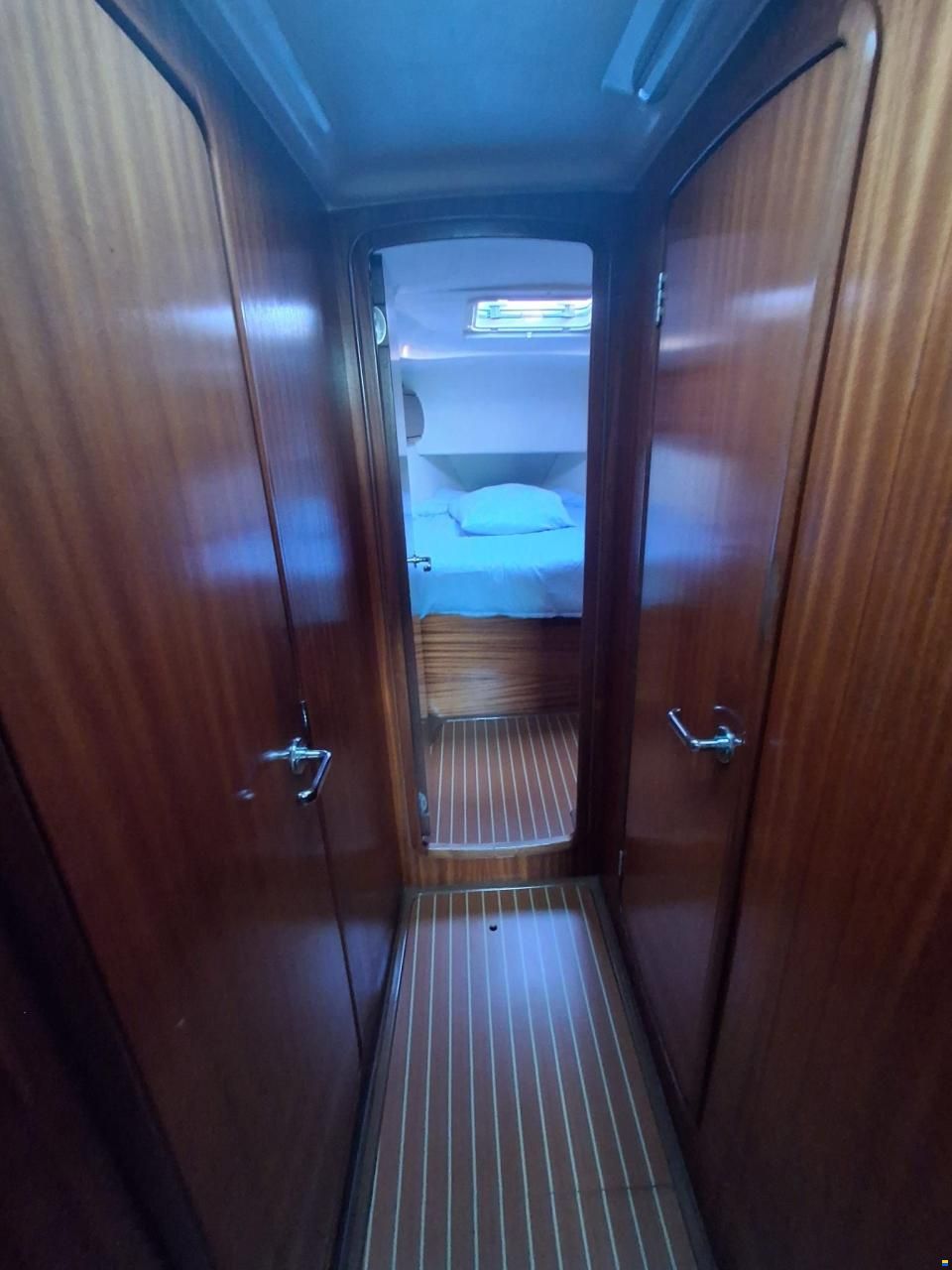 Bavaria 44