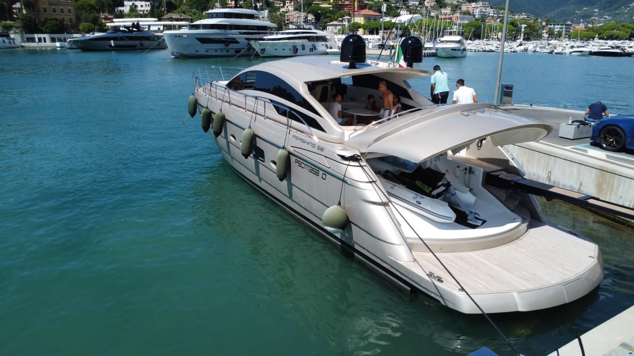 Pershing 58