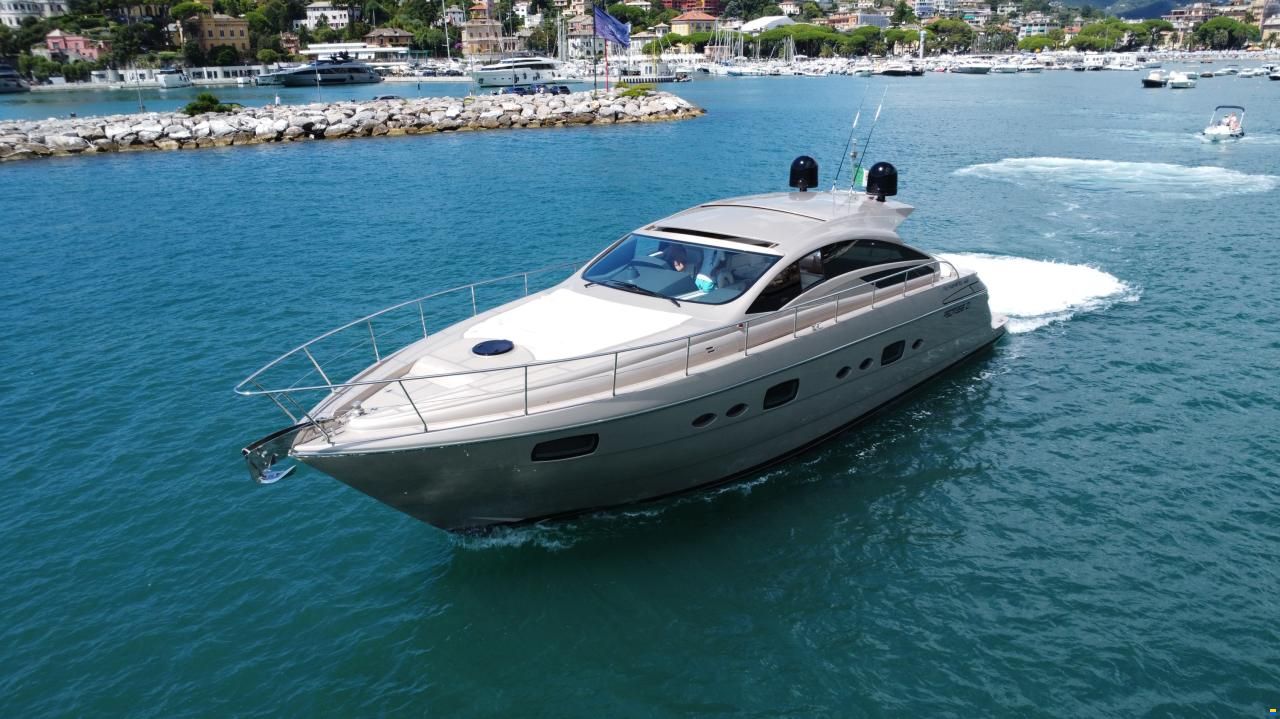 Pershing 58