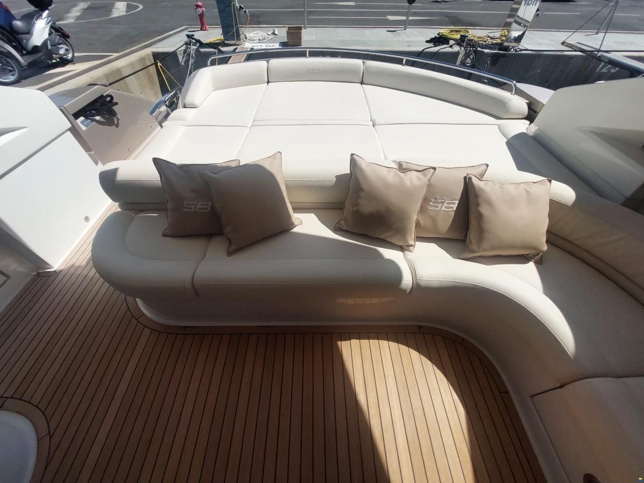 Pershing 58