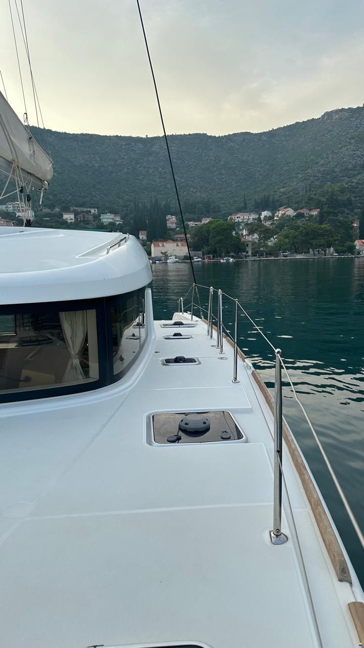 Lagoon 39