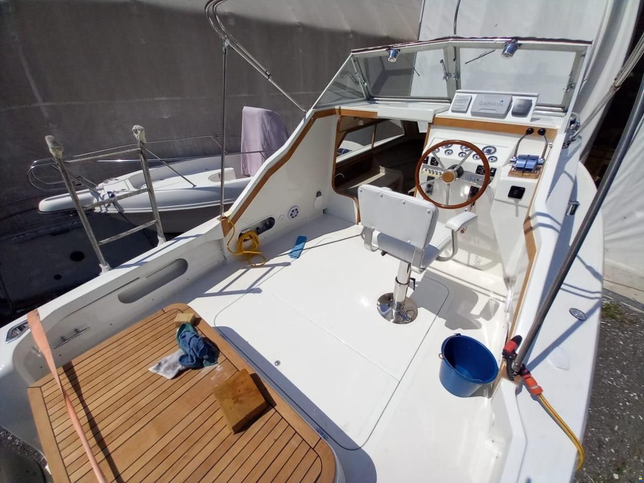 Bertram 25 Express Cruiser
