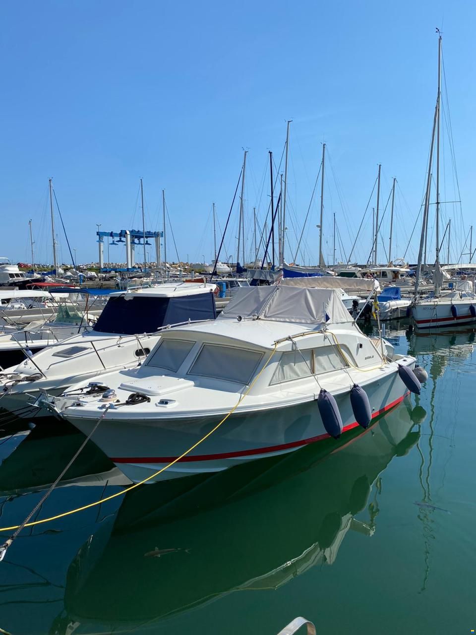 Bertram 25 Express Cruiser