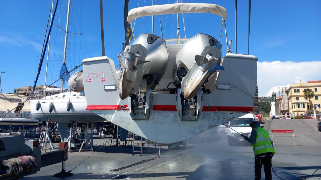 Bertram 25 Express Cruiser