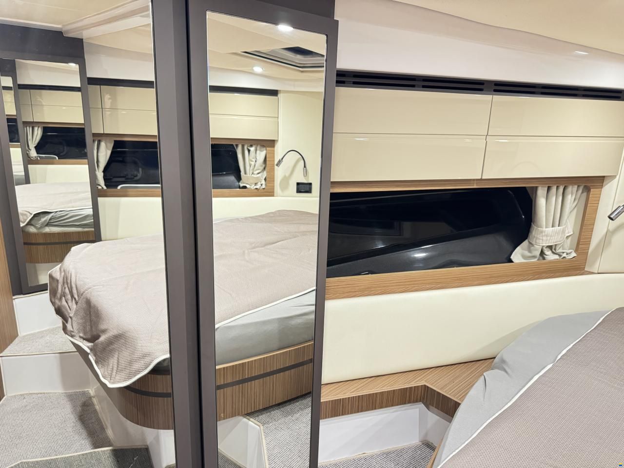 Azimut Atlantis 43