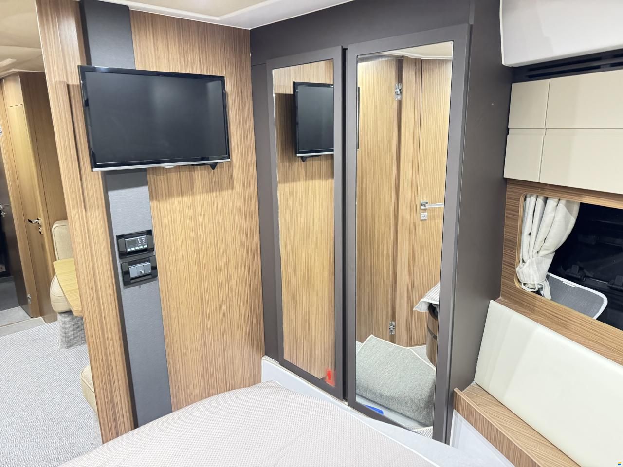 Azimut Atlantis 43