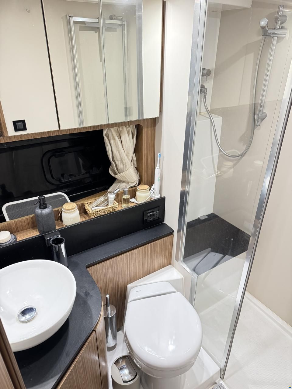 Azimut Atlantis 43