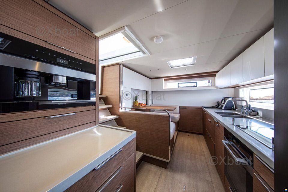 Lagoon 65