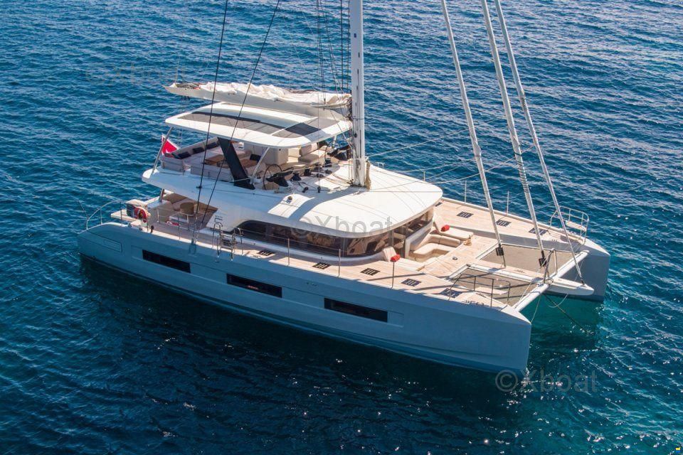 Lagoon 65